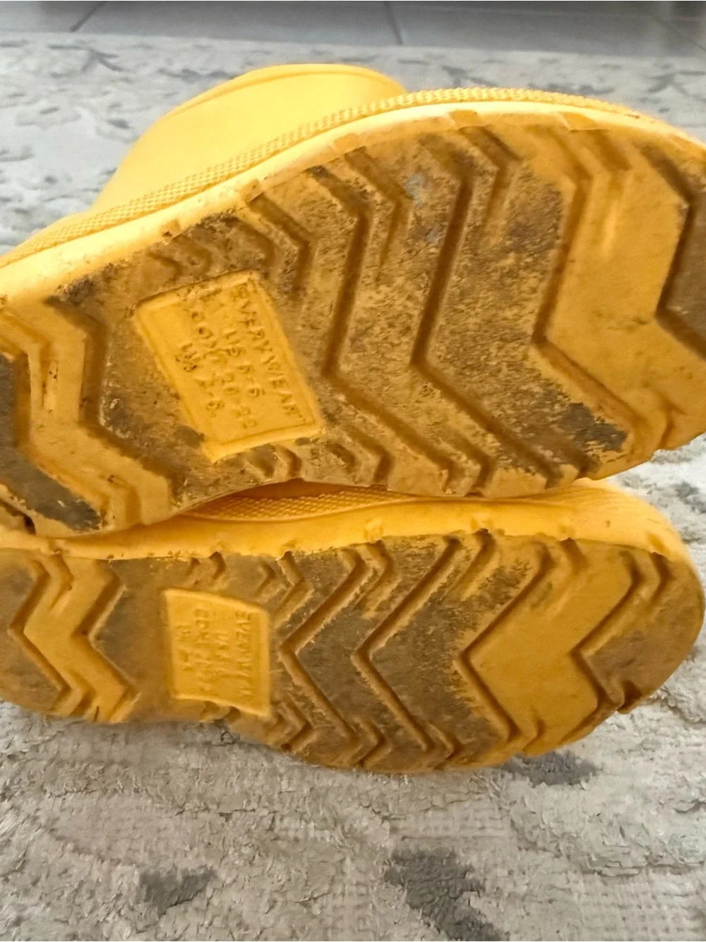 Totes brand Kids Yellow Rubber Rain Boots baby/toddler size 5-6